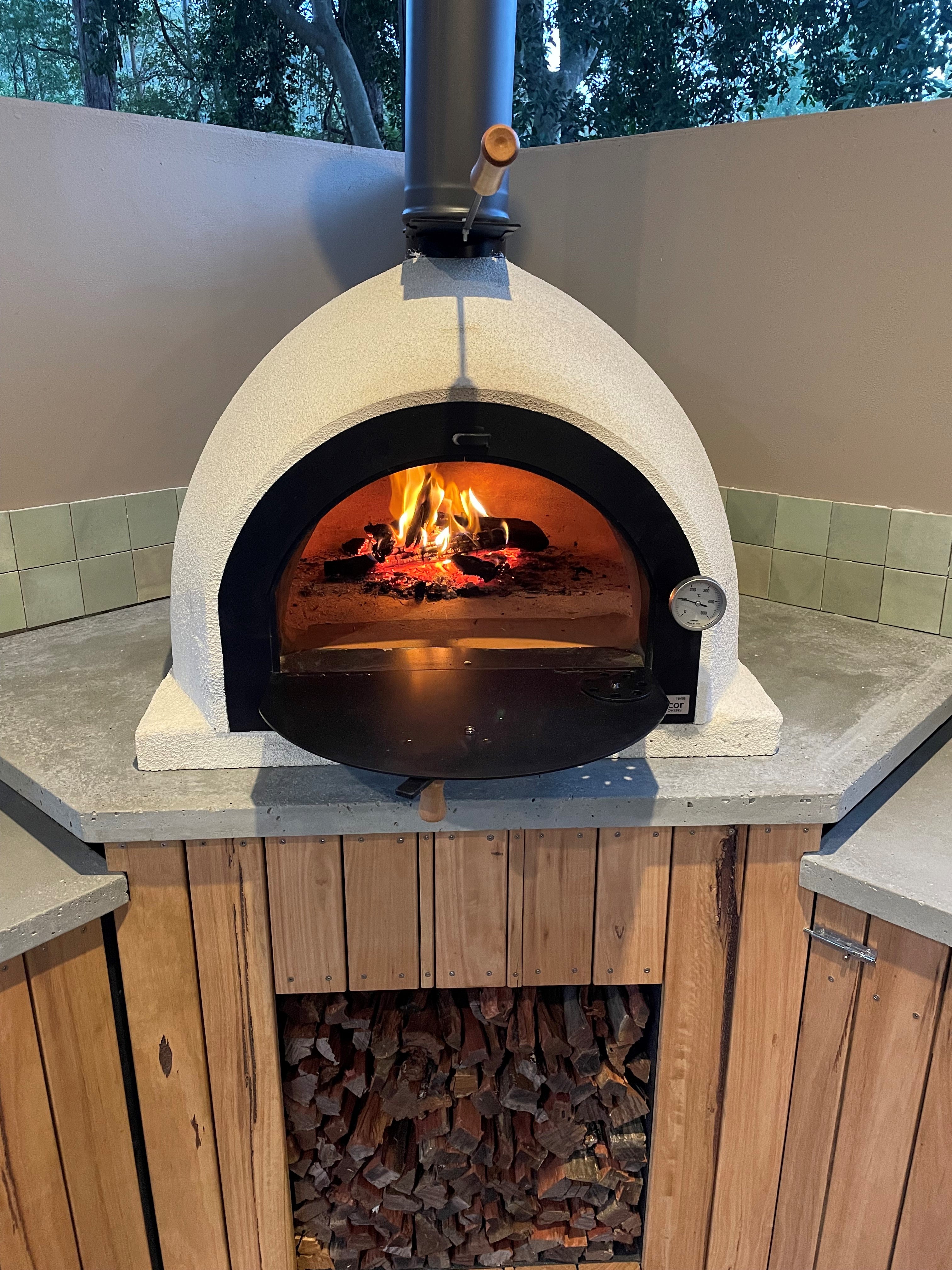 Xclusive Decor Royal Wood Fired Pizza Oven